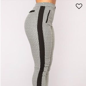 Super cute print pants!